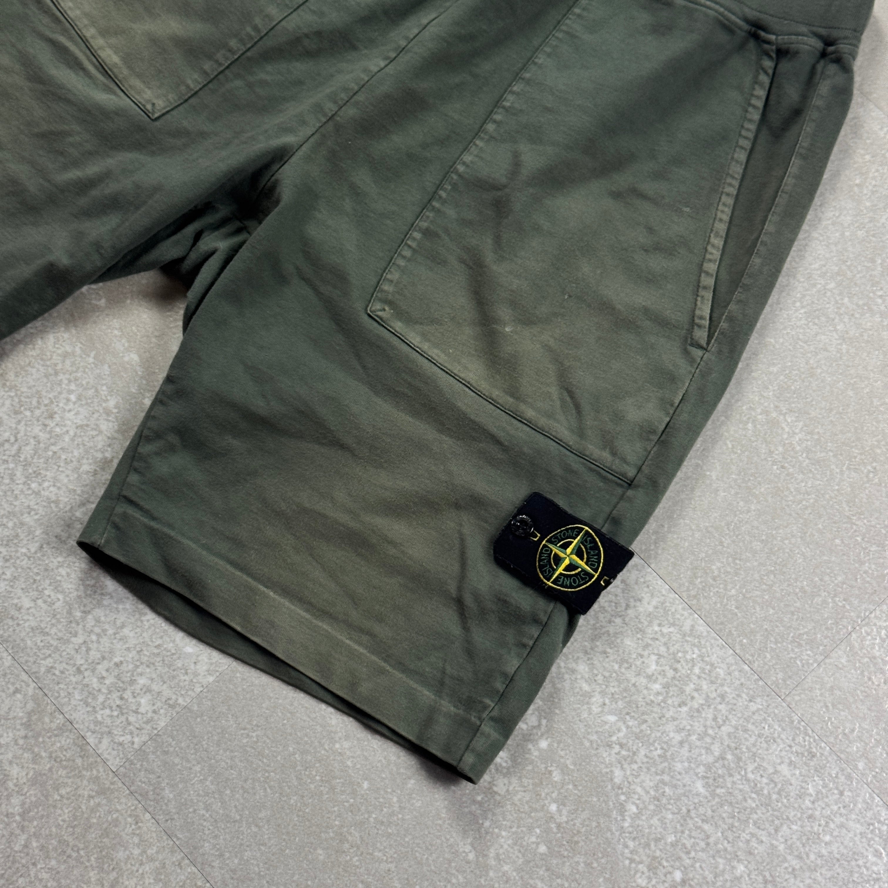 Stone Island Shorts (L)
