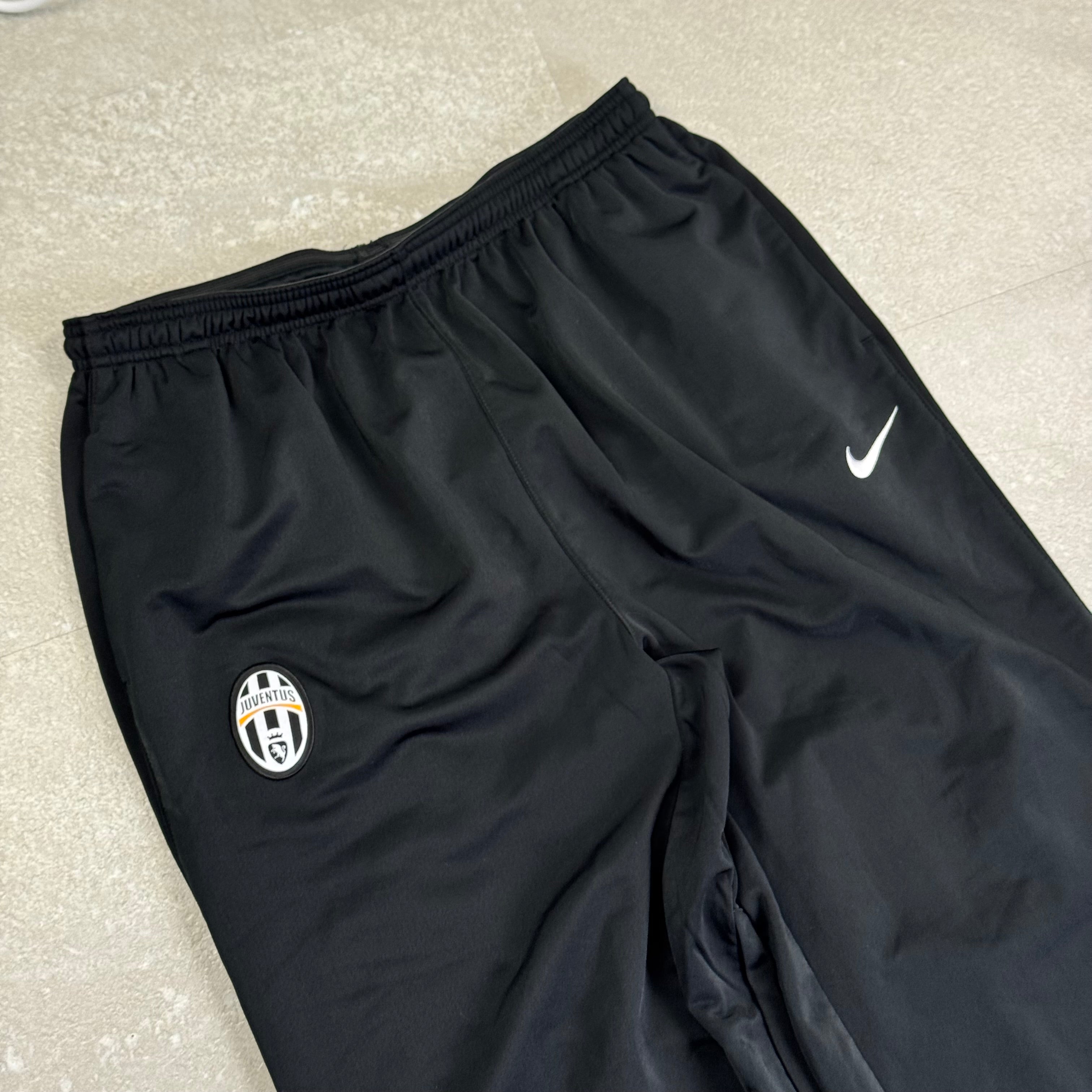 Vintage Nike Juventus Trackpants (XL)